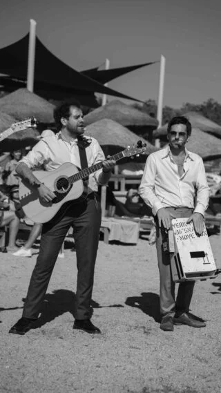 Tales of summer in Corsica ☀️

@casadelmarhotels 
@benoit_saintemarie_films 
Proud member of @theroamingagency 

#Roamingband #luxuryevents  #strollingband #eventplanner  #luxuryentertainment #weddingplanner #acousticband #luxuywedding #destinationwedding #privateparty